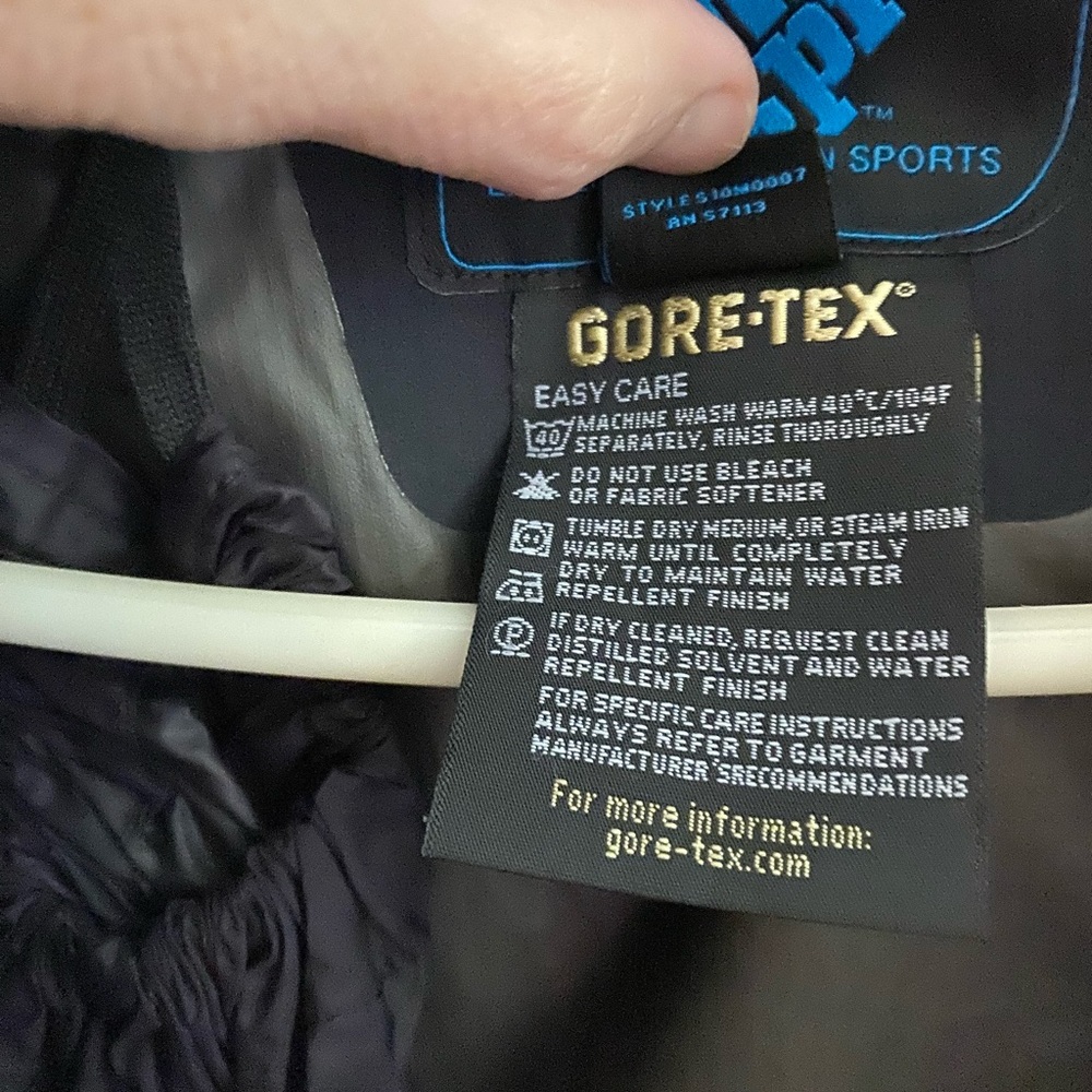 Men’s small Gortex rain jacket and pants. - Picture 3 of 14